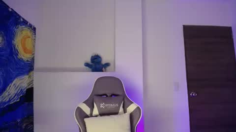 Ana  online show from October 4, 2025, 12:14 pm