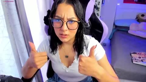 Lili online show from December 16, 2024, 8:37 pm