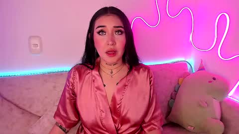 soy_camila_ online show from February 7, 2025, 6:13 pm