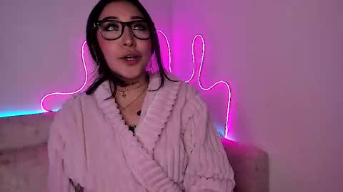 soy_camila_ online show from February 12, 2025, 8:06 am
