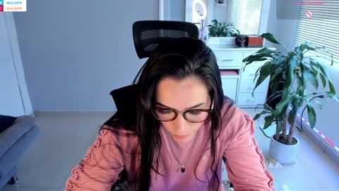 Luisa    online show from January 12, 2025, 9:08 pm