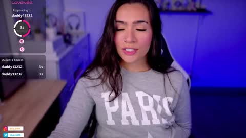 Luisa    online show from October 21, 2025, 7:36 pm