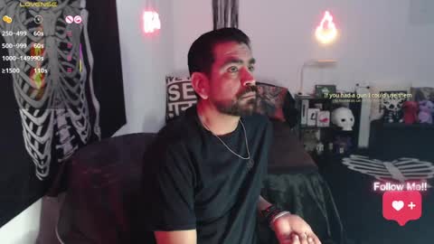 Snapshot of soyelcarlitos chatting on April 19, 2026, 6:02 am El Carlitos online show from April 19, 2026, 6:02 am