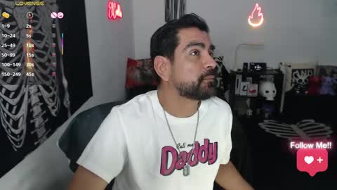 Snapshot of soyelcarlitos chatting on April 25, 2026, 2:58 am El Carlitos online show from April 25, 2026, 2:58 am