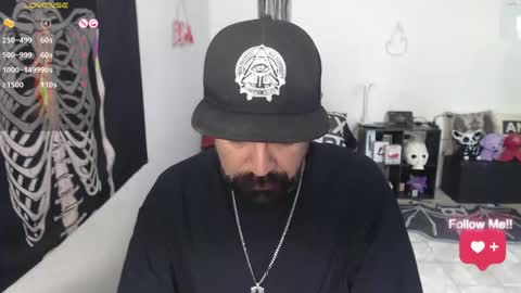 Snapshot of soyelcarlitos chatting on May 3, 2026, 5:41 pm El Carlitos online show from May 3, 2026, 5:41 pm
