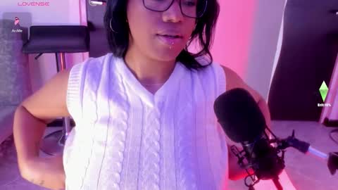 Snapshot of soymaria_ chatting on February 14, 2026, 6:26 pm online show from February 14, 2026, 6:26 pm