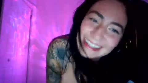 Spicywhitethangs online show from July 17, 2026, 6:20 am