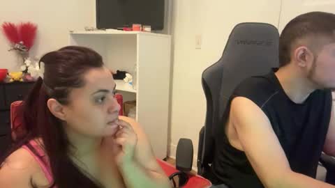 spanishcouple4255 online show from November 27, 2025, 12:40 pm