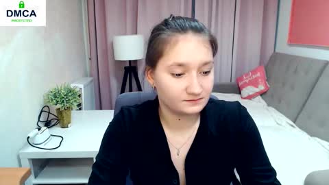 Snapshot of sparkling_starlet67 chatting on February 12, 2026, 10:32 am Ilona online show from February 12, 2026, 10:32 am