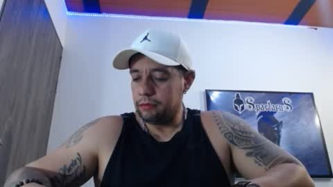Snapshot of spartacus_cam chatting on September 24, 2025, 6:06 am online show from September 24, 2025, 6:06 am