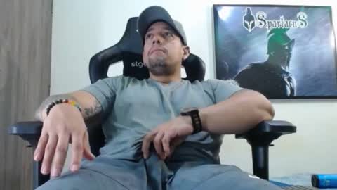 Snapshot of spartacus_cam chatting on September 25, 2025, 5:33 am online show from September 25, 2025, 5:33 am