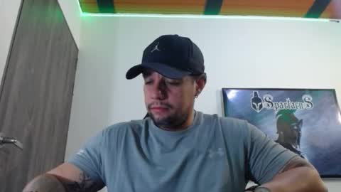 Snapshot of spartacus_cam chatting on September 30, 2025, 5:34 am online show from September 30, 2025, 5:34 am
