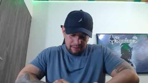 Snapshot of spartacus_cam chatting on October 2, 2025, 5:58 am online show from October 2, 2025, 5:58 am