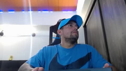Snapshot of spartacus_cam chatting on April 24, 2026, 5:54 am online show from April 24, 2026, 5:54 am
