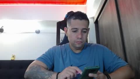 Snapshot of spartacus_cam chatting on April 27, 2026, 5:05 am online show from April 27, 2026, 5:05 am