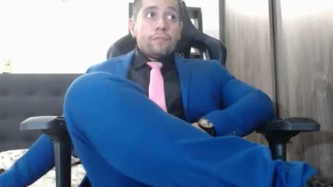 Snapshot of spartacus_cam chatting on June 26, 2026, 5:34 am online show from June 26, 2026, 5:34 am