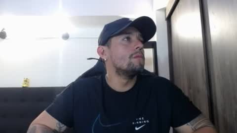 Snapshot of spartacus_cam chatting on July 3, 2026, 6:31 am online show from July 3, 2026, 6:31 am