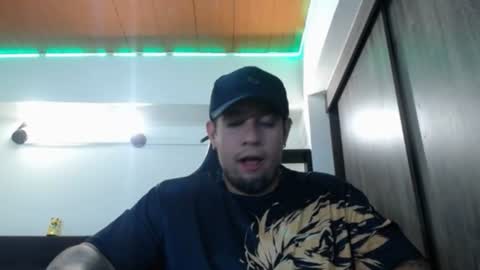 Snapshot of spartacus_cam chatting on July 11, 2026, 5:43 am online show from July 11, 2026, 5:43 am