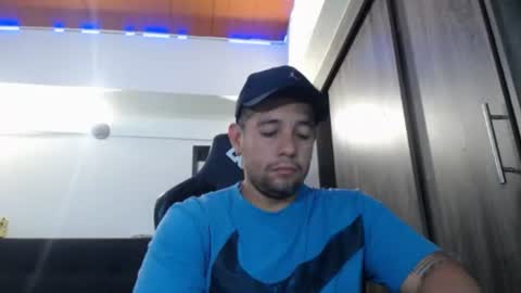 Snapshot of spartacus_cam chatting on July 24, 2026, 6:00 am online show from July 24, 2026, 6:00 am
