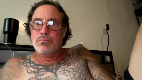 specter1972 online show from November 18, 2025, 1:00 am