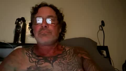 specter1972 online show from November 19, 2025, 1:49 am