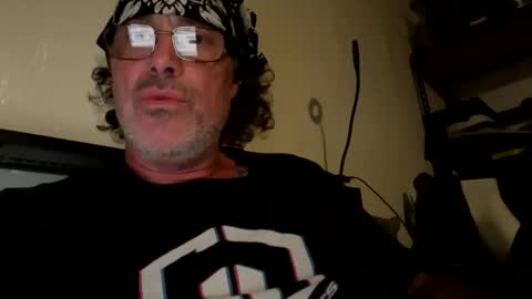 specter1972 online show from April 5, 2026, 12:52 am