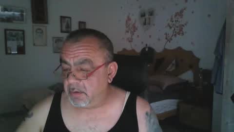 Snapshot of spektor1389 chatting on February 14, 2025, 5:30 am spektor1389 online show from February 14, 2025, 5:30 am