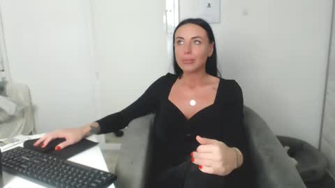 Carla online show from February 28, 2025, 8:39 pm