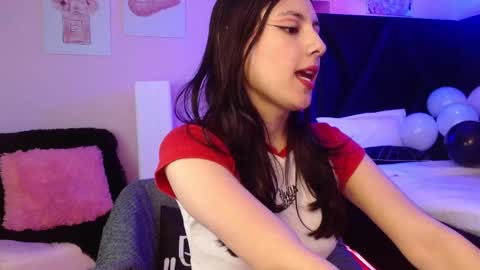 scarlett online show from November 5, 2025, 1:22 pm