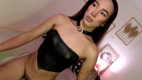 Snapshot of spicy_kinky chatting on February 9, 2025, 8:02 pm Alora online show from February 9, 2025, 8:02 pm