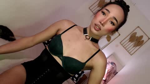 Snapshot of spicy_kinky chatting on February 15, 2025, 2:37 am Alora online show from February 15, 2025, 2:37 am