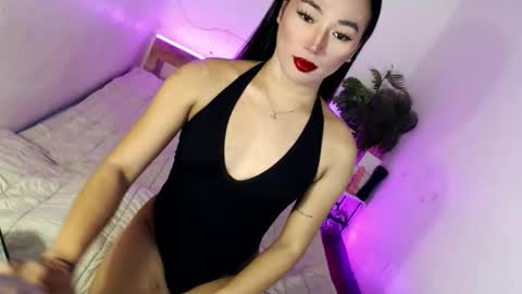 Alora online show from December 23, 2025, 9:51 am