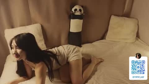 Tipsy online show from November 4, 2025, 6:18 pm