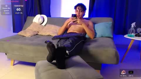 Snapshot of spike_spigell chatting on November 14, 2025, 12:48 pm Spike Spigell online show from November 14, 2025, 12:48 pm