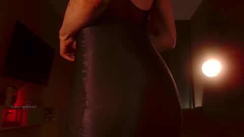 Snapshot of spiklencii chatting on October 14, 2025, 5:25 pm Elizabeth online show from October 14, 2025, 5:25 pm