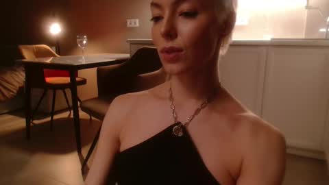 Snapshot of spiklencii chatting on October 16, 2025, 6:42 pm Elizabeth online show from October 16, 2025, 6:42 pm