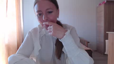spring_time_ online show from May 6, 2026, 8:52 am