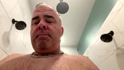 sprtsnut33 online show from April 13, 2026, 3:17 pm