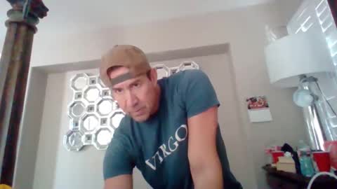 spunandhunglv online show from November 17, 2025, 6:14 pm