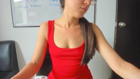 Snapshot of squirttati33 chatting on September 22, 2025, 5:15 pm Tati online show from September 22, 2025, 5:15 pm
