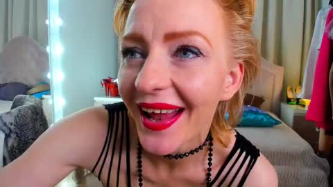 Snapshot of squirtymom chatting on February 25, 2025, 5:47 pm Alisa online show from February 25, 2025, 5:47 pm