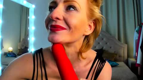 Snapshot of squirtymom chatting on March 6, 2025, 2:19 am Alisa online show from March 6, 2025, 2:19 am