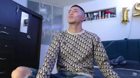 sr_porn01 online show from January 17, 2025, 8:55 pm