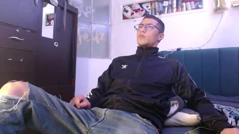 sr_porn01 online show from February 17, 2025, 9:30 pm