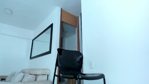Snapshot of sr_smit_hot chatting on May 31, 2026, 4:03 pm ANDR online show from May 31, 2026, 4:03 pm