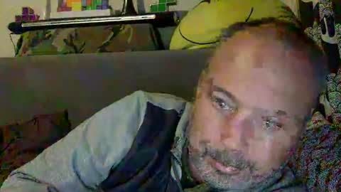 Snapshot of srekos38 chatting on December 8, 2024, 9:19 pm srekos38 online show from December 8, 2024, 9:19 pm