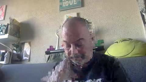 Snapshot of srekos38 chatting on December 17, 2024, 12:00 pm srekos38 online show from December 17, 2024, 12:00 pm