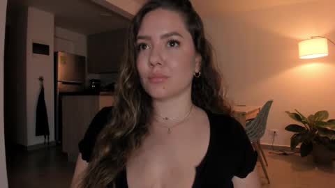 Sophie 3 online show from October 29, 2025, 1:30 am