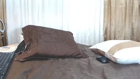 Snapshot of srta_luciana chatting on January 7, 2025, 3:12 pm . . online show from January 7, 2025, 3:12 pm