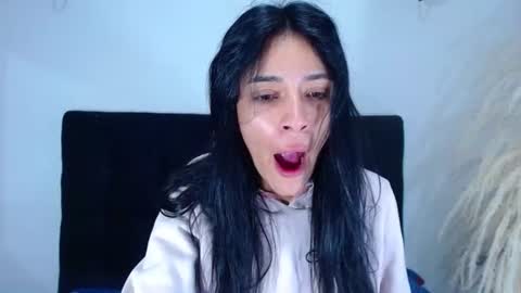 Snapshot of srta_luciana chatting on June 12, 2026, 12:04 pm . . online show from June 12, 2026, 12:04 pm